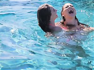Riley Reid and Kimmy Granger take a dip in each others vaginas